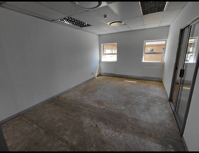 3,355M² OFFICE TO LET IN HALFWAY GARDENS